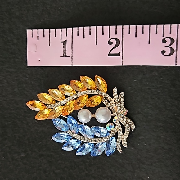 NWT with Rhinestone and Faux Pearl - Picture 4 of 5